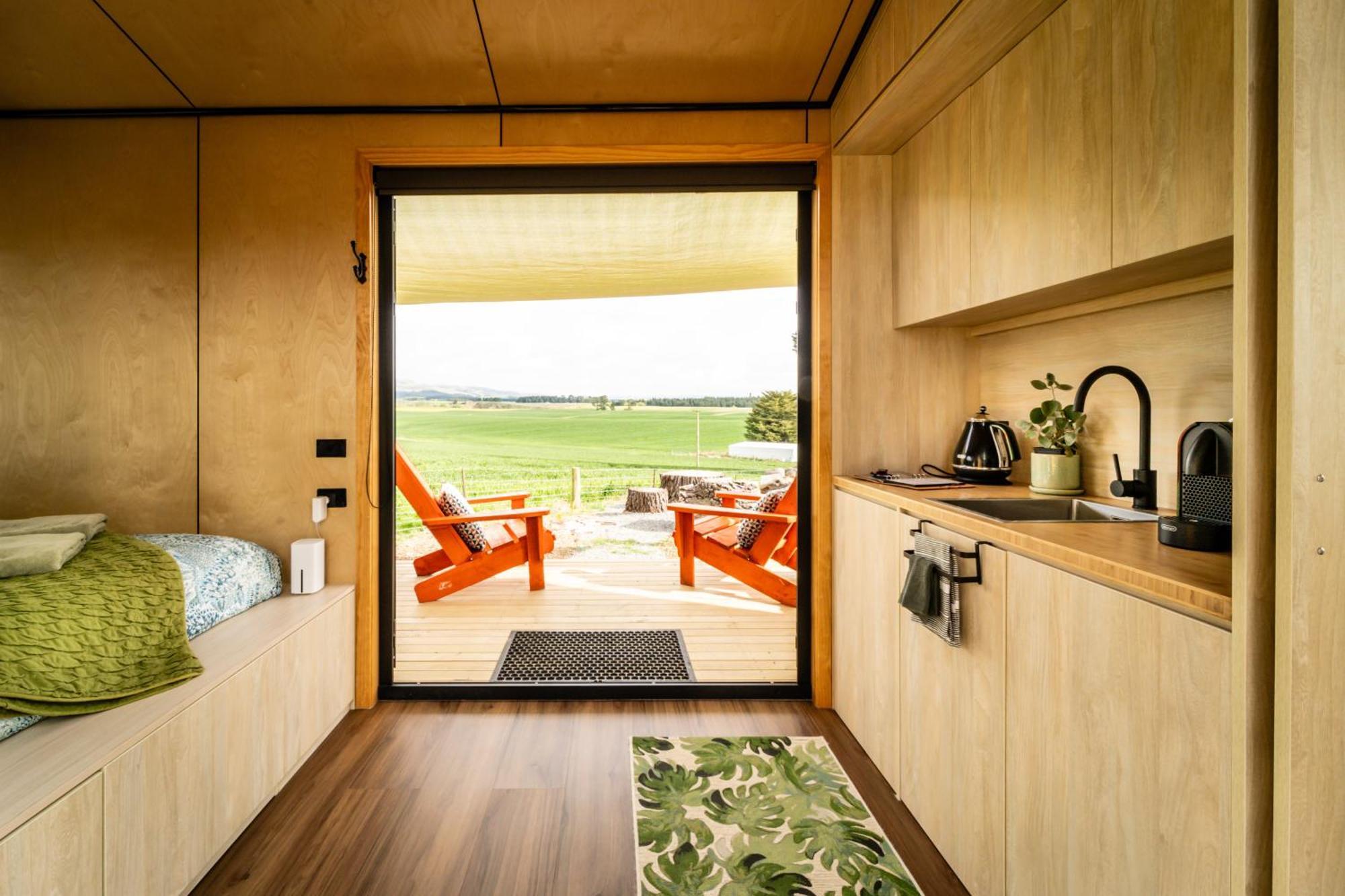 Te Manahuna Glamping Tiny House Fairlie Exterior photo